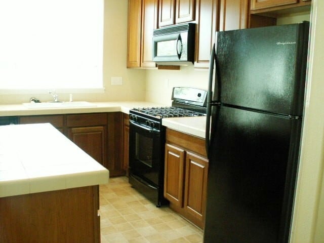 Building Photo - Gorgeous Single Family home in great condition with private patio at unbeatable Price!  - Coming ...