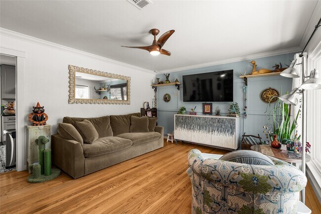 Building Photo - 5831 Burr Oak Dr