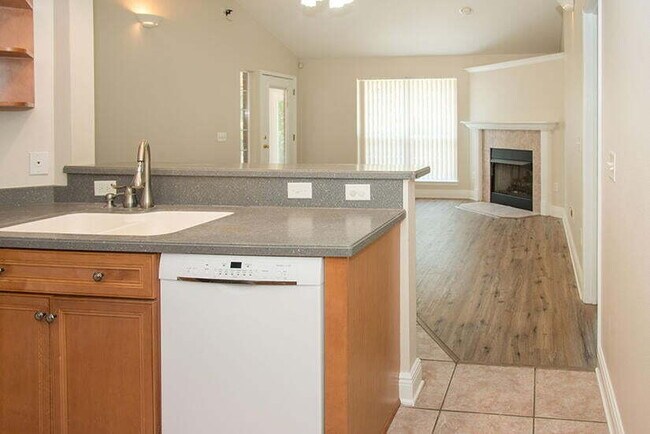 Building Photo - Spacious 4-Bedroom Sanctuary in gated comm...