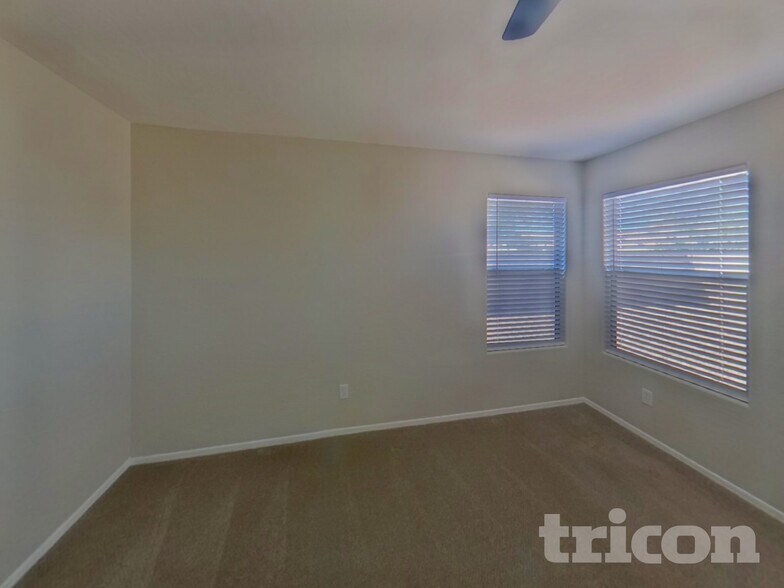 Building Photo - 43766 Elm Dr