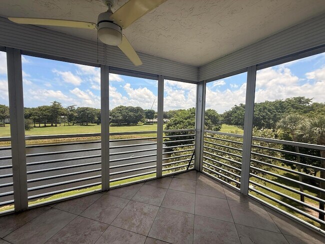 Building Photo - 4030 W Palm Aire Dr