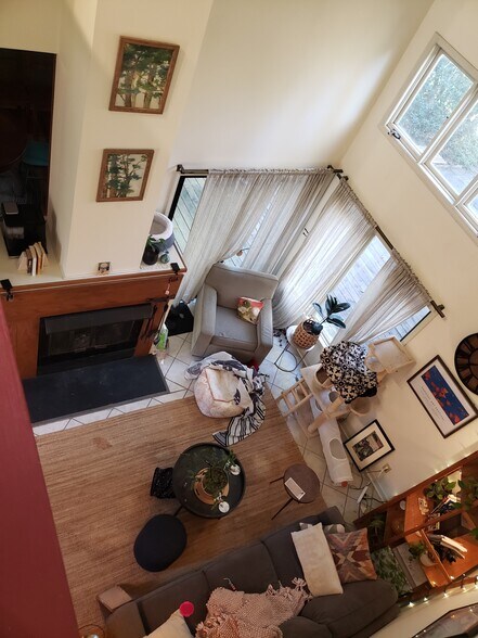 Building Photo - 4422 Beechnut Ln