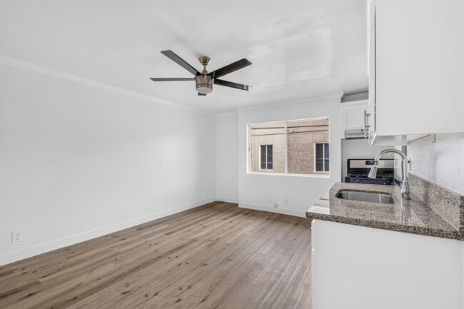 Interior Photo - 730 Magnolia Avenue