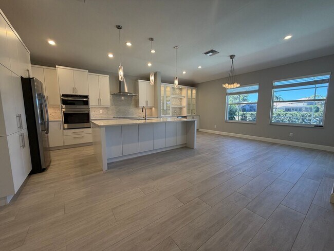 Building Photo - ANNUAL RENTAL - 3 BED / 2 BATH POOL HOME IN AUTUMN WOODS