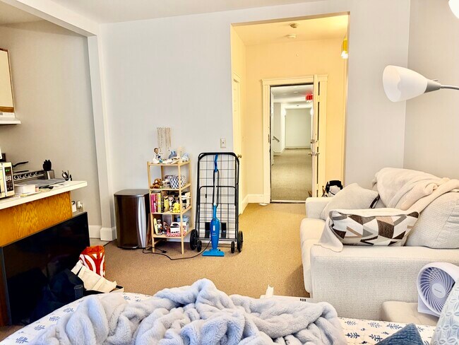 Building Photo - 833-835 Beacon St. Unit 505