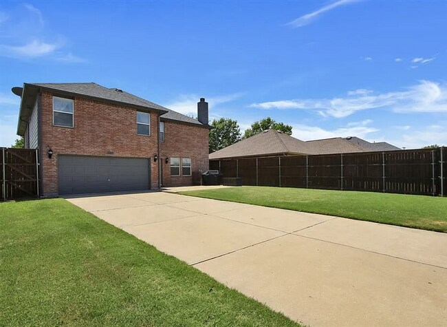 Building Photo - VIEW NOW/COMING SOON - Spacious 5-Bedroom Home in Allen with Office, 2 Living Areas & First-Floor...