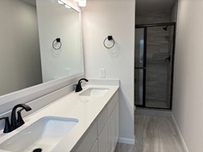 Building Photo - First Month Free - New Home!