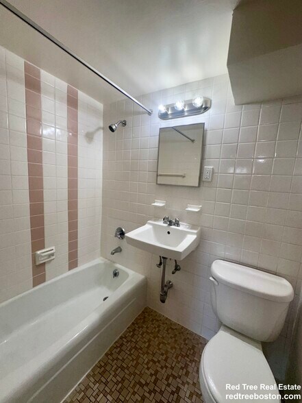 Building Photo - 166 Beacon St