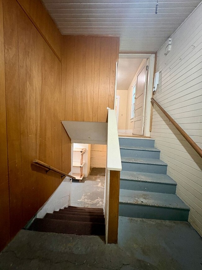 Building Photo - 2 bed 1 bath Home Near the Historic District