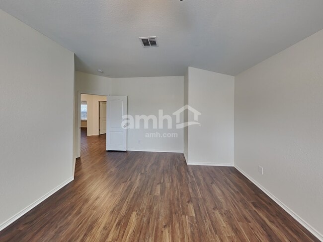 Building Photo - 6210 Kimble Mill