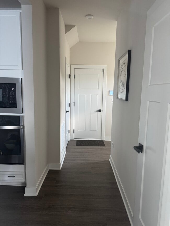 Building Photo - 1309 S Wind Dr
