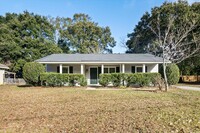 Building Photo - 3 BR 2 Ba home in Fairhope