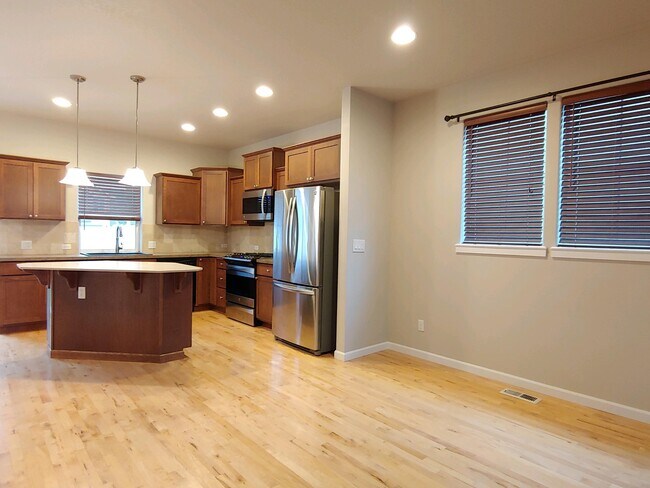 Building Photo - 1826 N Meyers Rd