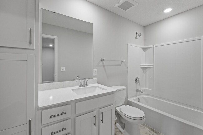 Building Photo - 15008 Ahena Curv