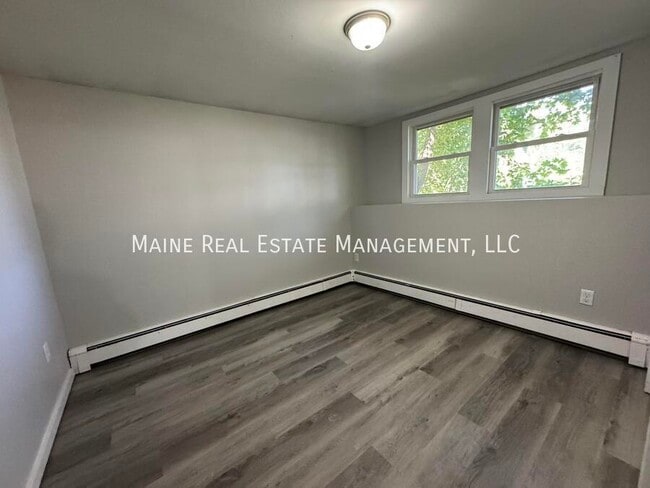 Building Photo - 206 Maine Ave
