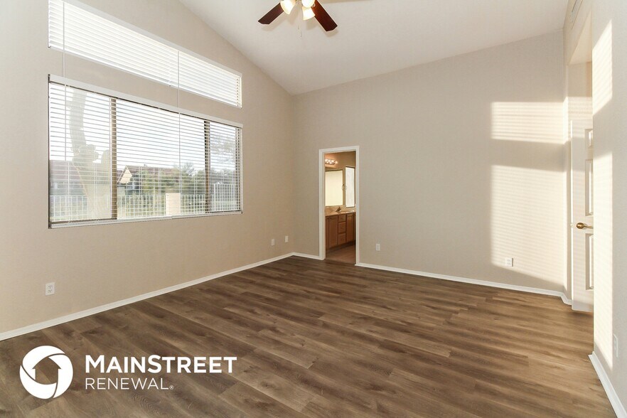 Building Photo - 11151 N Desert Flower Dr