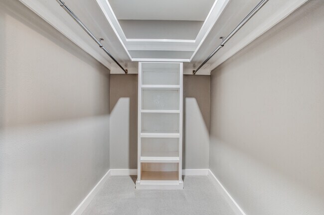 Building Photo - 9810 Crest Meadow Dr