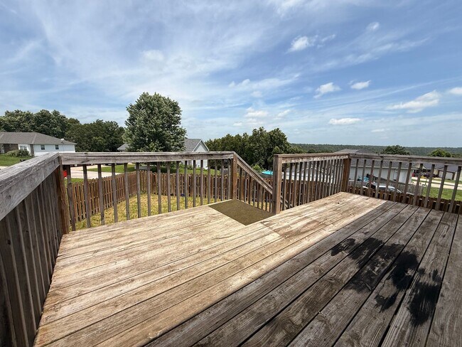 Building Photo - Beautiful Split Level in Northern Heights