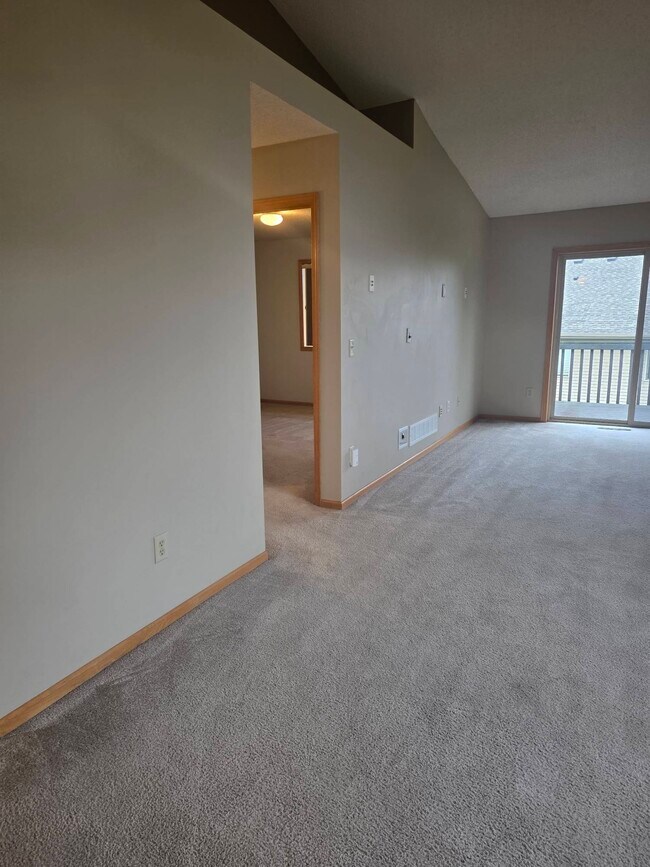 Building Photo - 9205 Orchard Cir