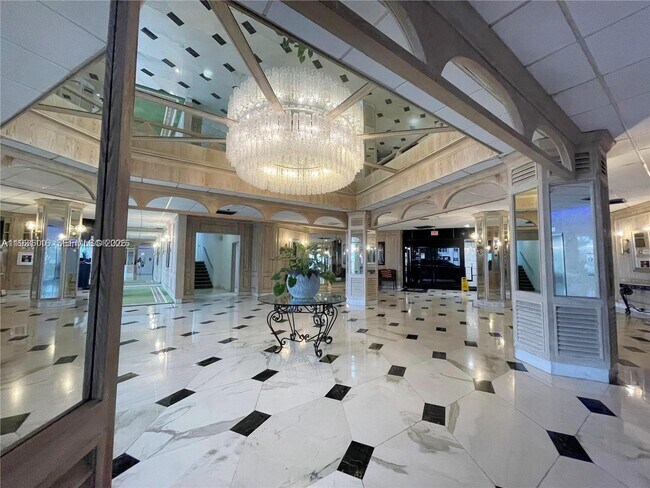 Building Photo - 3180 S Ocean Dr