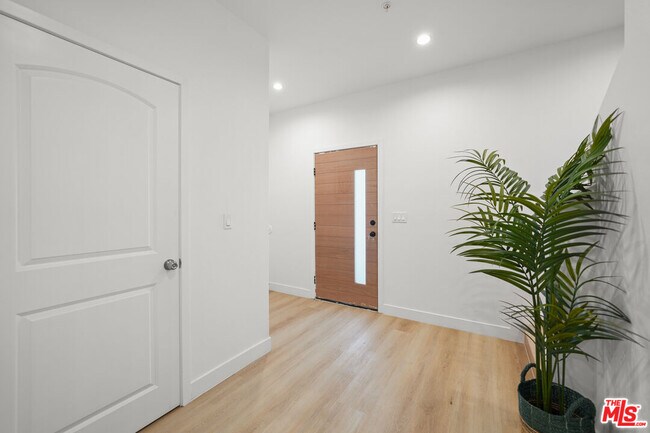 Building Photo - 4202 Willimet Ave