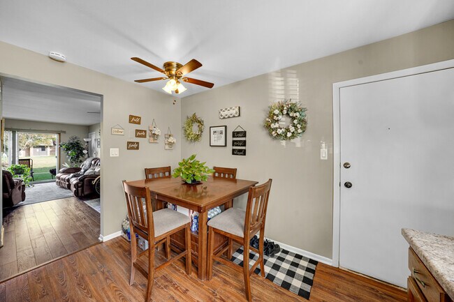 Building Photo - 9381 Bay Colony Dr