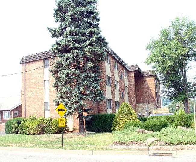 Building Photo - The Pinemont