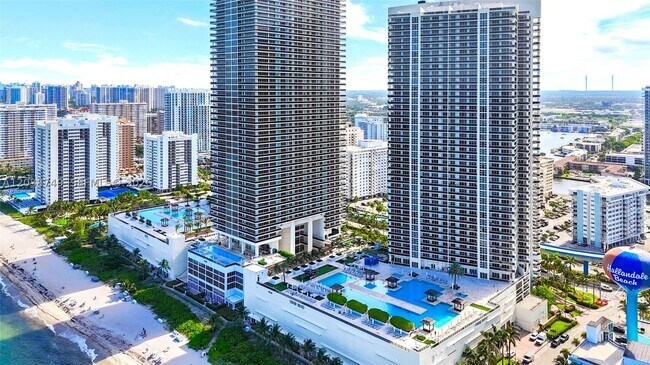 Building Photo - 1850 S Ocean Dr