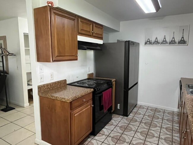 Building Photo - 3/1/1 located in Summerfield
