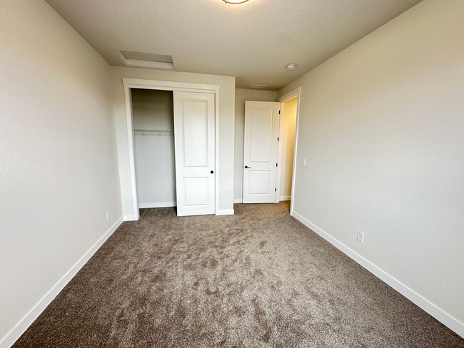 Building Photo - Cda Home Located In The Trails