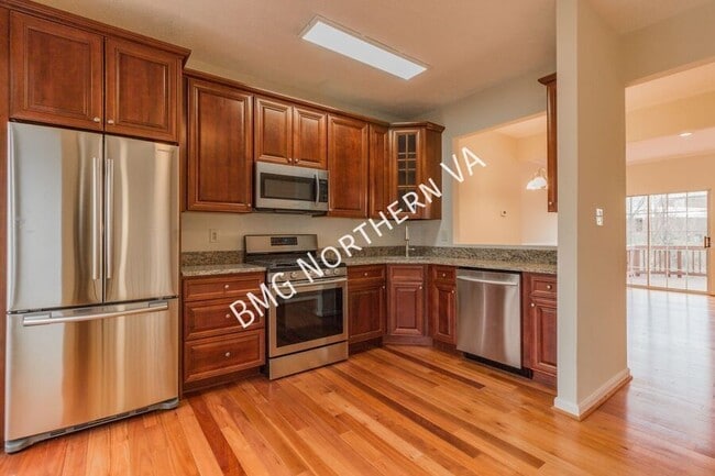 Building Photo - 44126 Tippecanoe Terrace