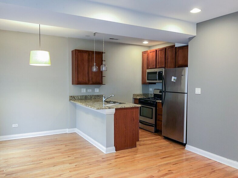 Building Photo - 1636 W Grace St