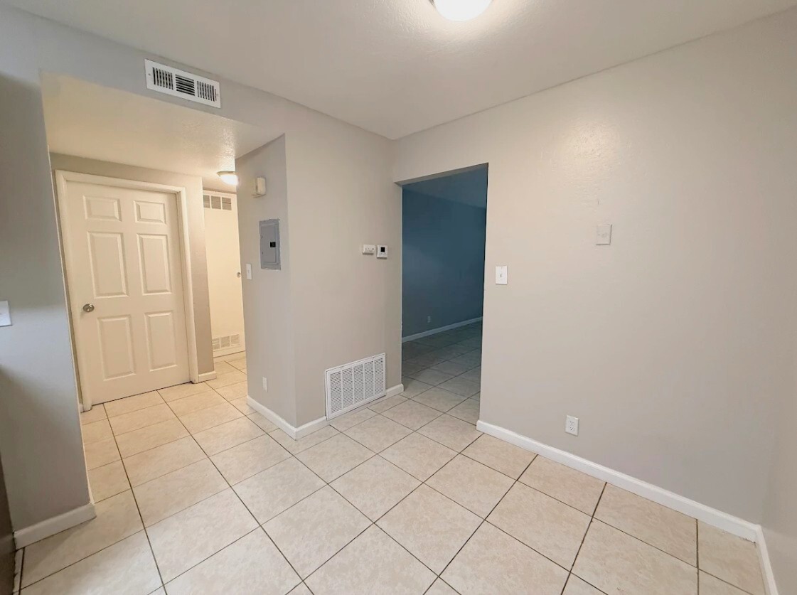 Building Photo - 651 Q St