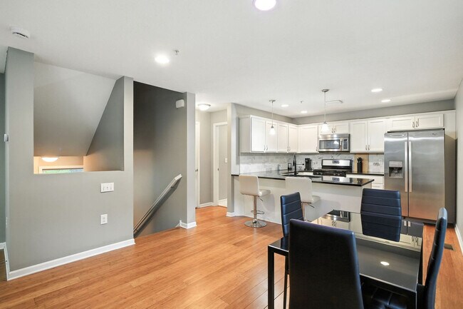 Building Photo - 2424 Lyndale Ave S