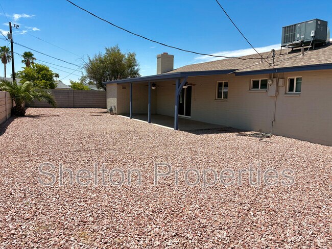 Building Photo - 1421 S Roberts Rd