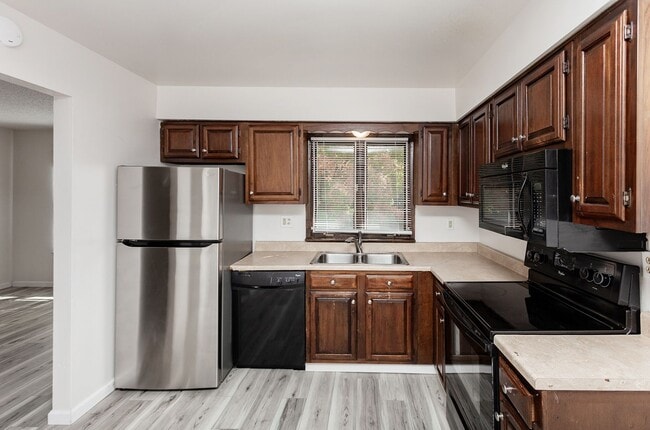 Building Photo - 1020 Williams St