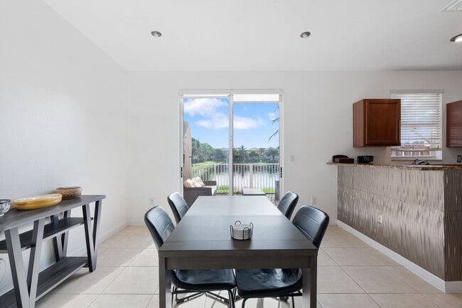 Building Photo - 8618 NW 113th Ct