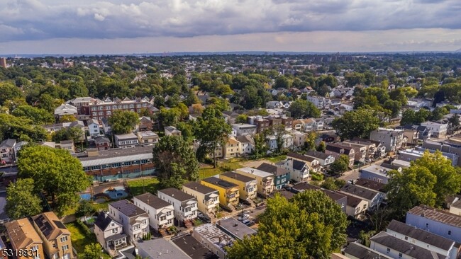 Building Photo - 41 Brookdale Ave