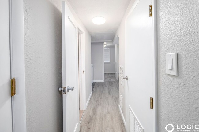 Building Photo - 761 700 W