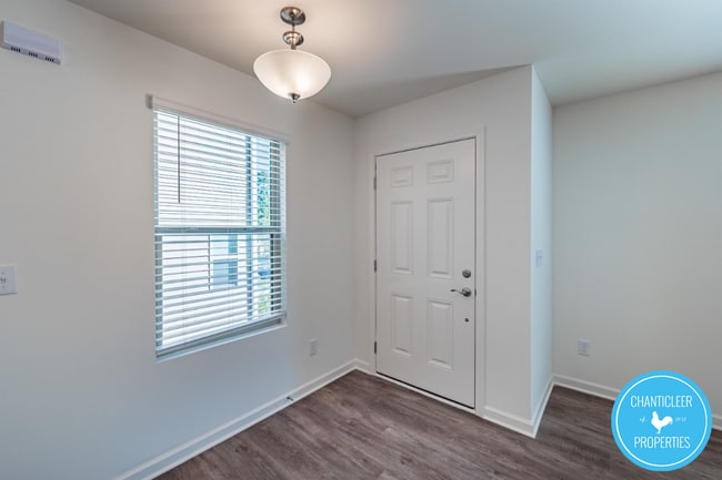 Building Photo - 1212 Haybrook Ln