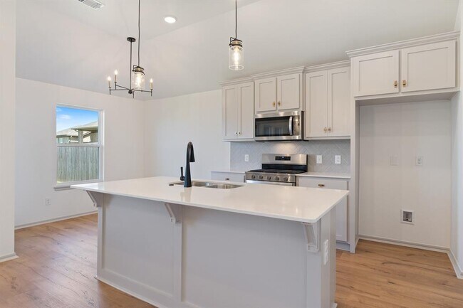 Building Photo - 417 Haven St