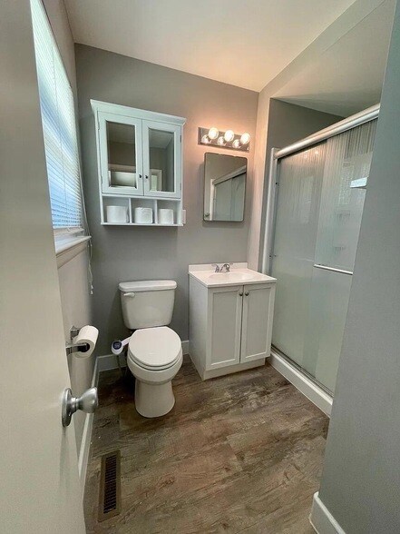 Building Photo - 1310 Aswan Dr