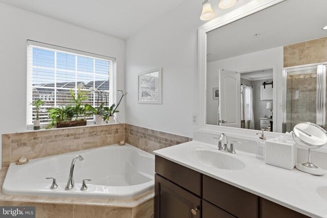 Building Photo - 7722 Dagny Wy