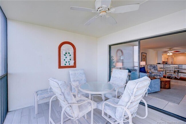 Building Photo - 10 NE Plantation Rd