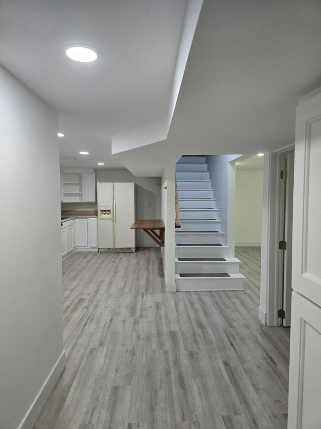 Building Photo - 3723 Kewanee Dr