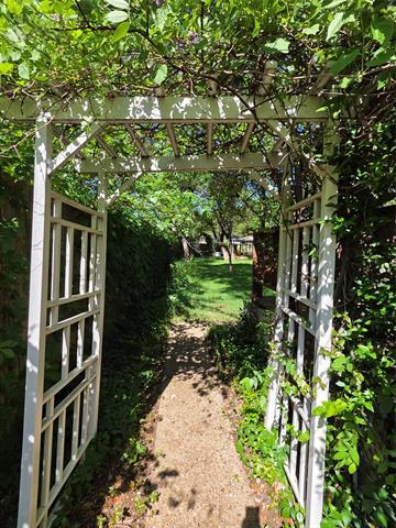 Building Photo - 1425 E Seneca Ct