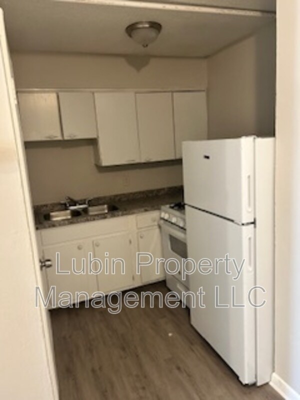 Building Photo - 1435 Court Ave