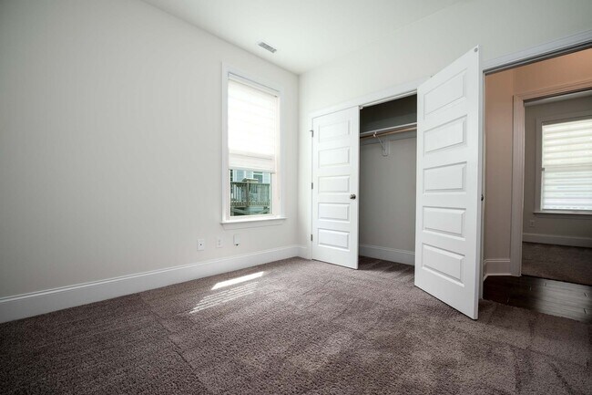 Building Photo - 1017 Blackpool Ct