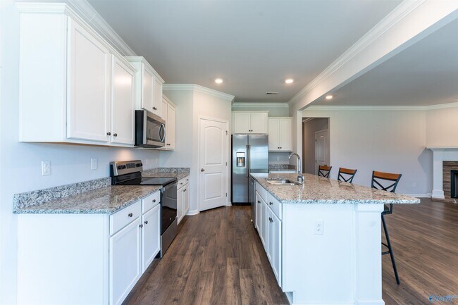 Building Photo - 22654 Regent Dr