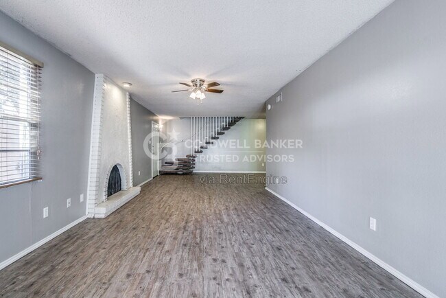 Building Photo - 5326 Kenosha Ave